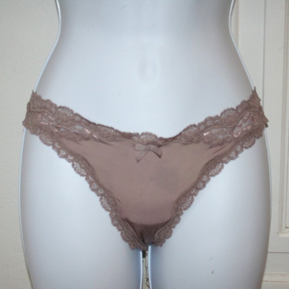 Victorias Secret Lacey Stretchy Thong Size Small